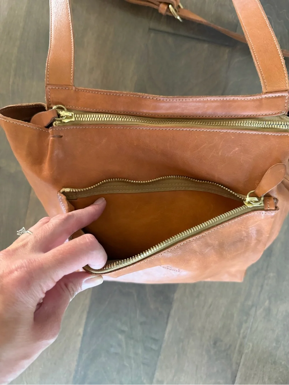 Il Bisonte Jamie Leather Crossbody Bag – Made in Italy